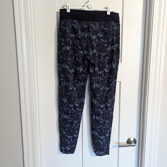 Athleta Trekkie North Jogger Pants - Ethereal Bloom Cottage Blue - sz 4 - Picture 5 of 7